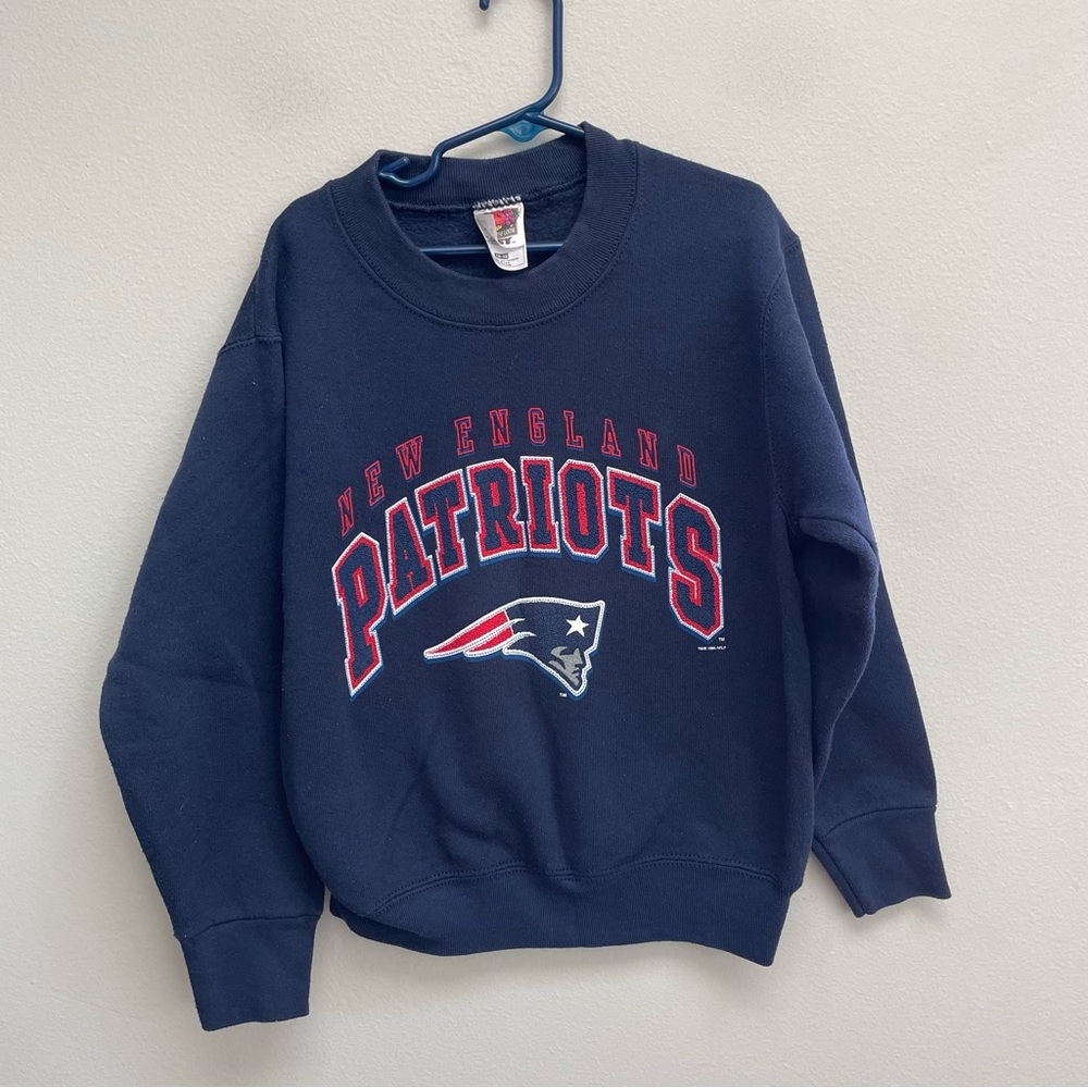 Vintage New England Patriots sweater shirt made In USA 1996 size medium